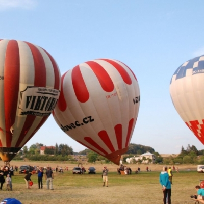 2015 20.-23. 8. Balony nad hradem Bouzov